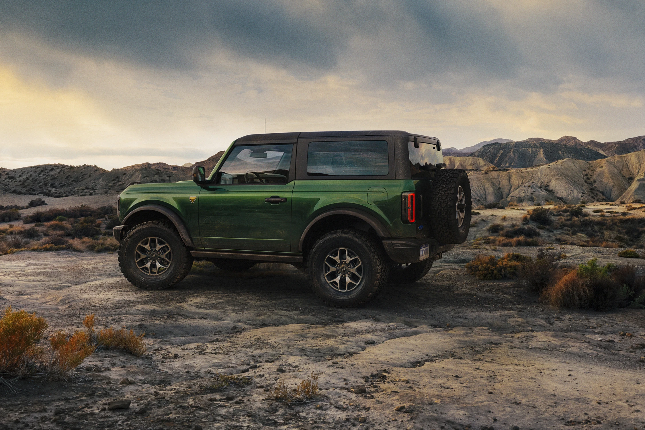 MICHAELHANISCH_Ford_Bronco08crop